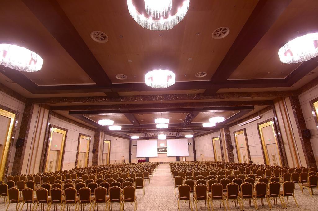 Dedeman Konya Hotel Convention Center Exterior foto