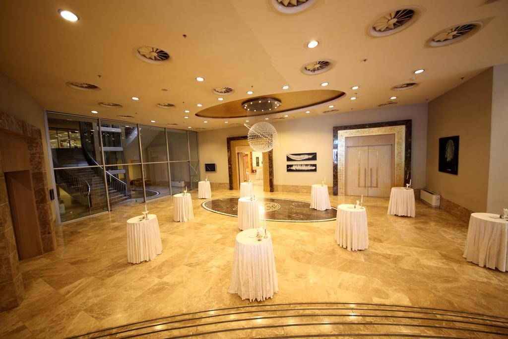 Dedeman Konya Hotel Convention Center Exterior foto